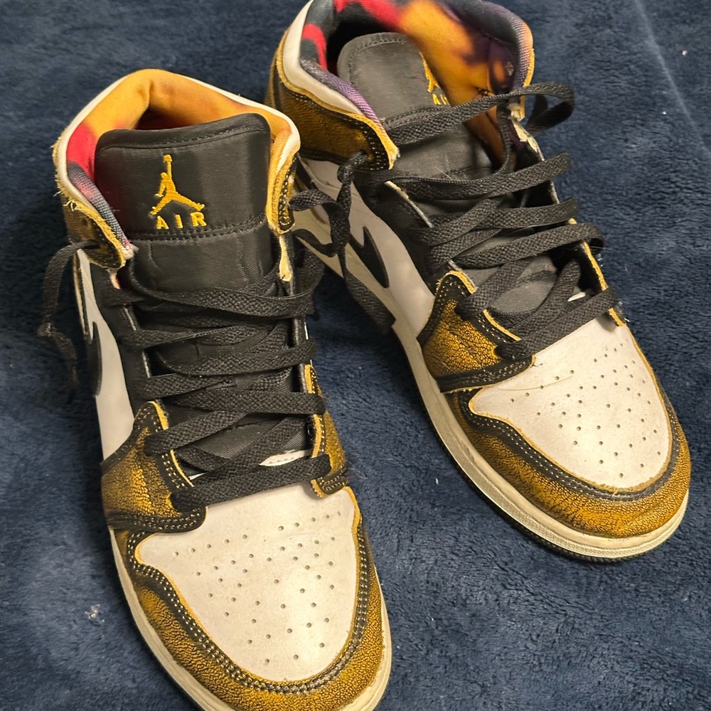 Jordan Men's Black and Gold High-Top Sneakers